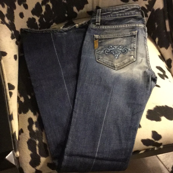 Paige Laurel Canyon jeans 💙 - Picture 4 of 4